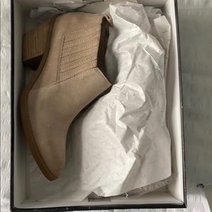 dolce vita elfy suede bootie